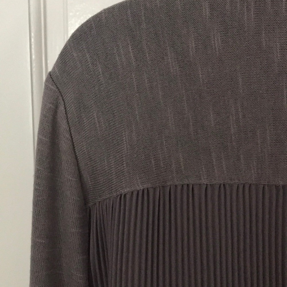 Ladies top - Picture 4 of 6